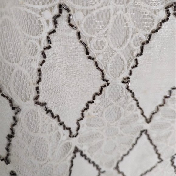 Nuon white crop top with cut off buttoned back and beads work on and lining in - Picture 2 of 6